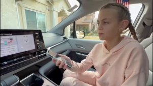 Устанавливаем на Toyota приложение Apple CarPlay.