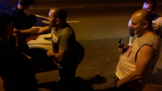 развод копов не удался и тут они попали смотреть онлайн