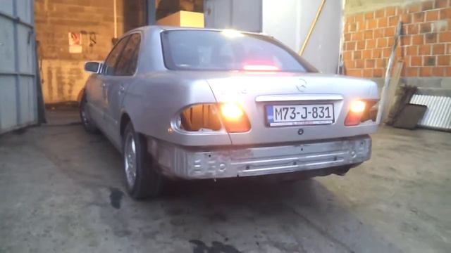 Mercedes E240 V6 Sound смотреть онлайн