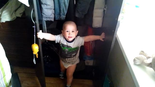 Степа прячется в шкафу