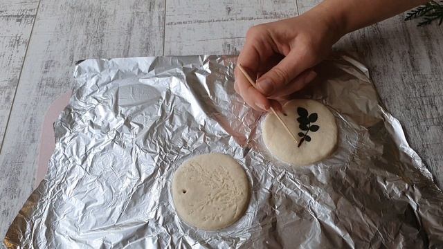 Игрушки на елку из соленого теста. Как сделать соленое тесто для лепки своими руками. Солёное тесто смотреть онлайн