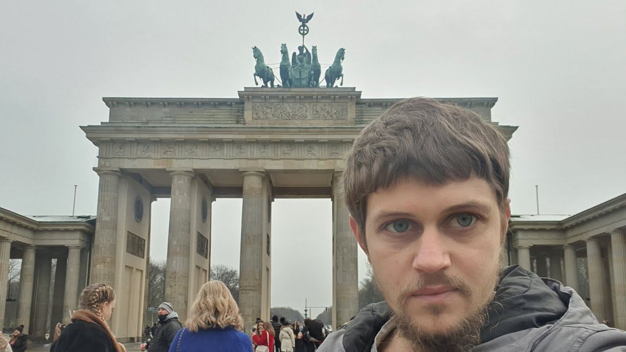 Еду в Германию без визы, водительских прав, куриного кода, с мутантами в одной машине. Мне можно. смотреть онлайн