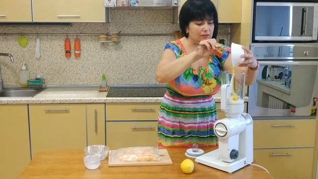 Мороженое персиковое. Быстро и просто можно приготовить дома вкуснейшее мороженое. смотреть онлайн