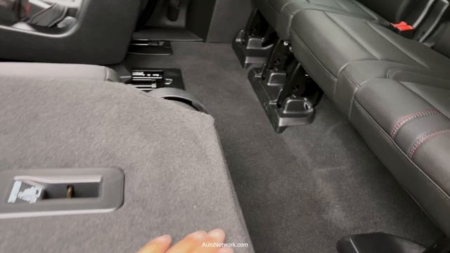 2022 Chevy Suburban 4WD RST Walkaround | POV Test Drive смотреть онлайн