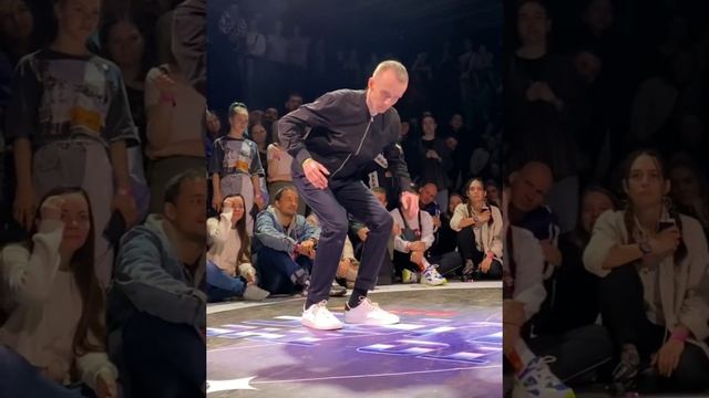 Best Robot Dance By Robot Vall