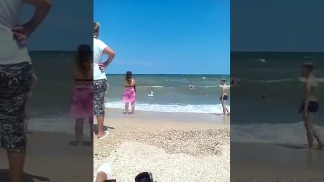 На море в Голубицкой ( Станица в краснодарском крае) смотреть онлайн