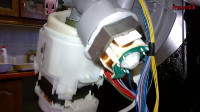 BŁĄD E-15 Jak naprawiam wyciek w zmywarce BOSCH SilencePlus. смотреть онлайн