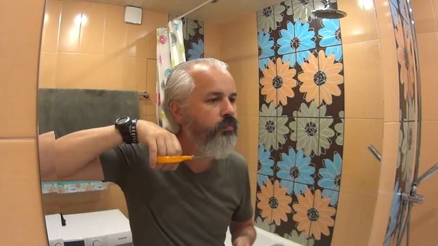 Первый опыт стрижки бороды / Как я стал хипстером на самоизоляции ;) смотреть онлайн