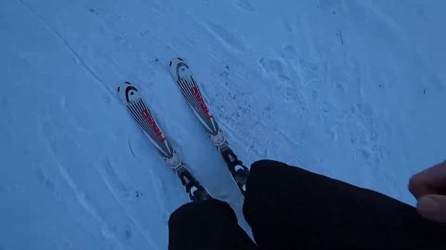 Їзда на лижах в селі смотреть онлайн