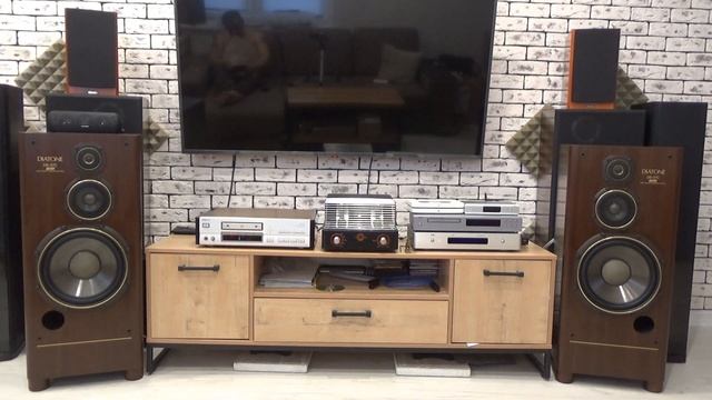 Краткий обзор и пример звучания Sony CDP X777ES + Unison Research Triode 25 +Diatone DS-97C смотреть онлайн