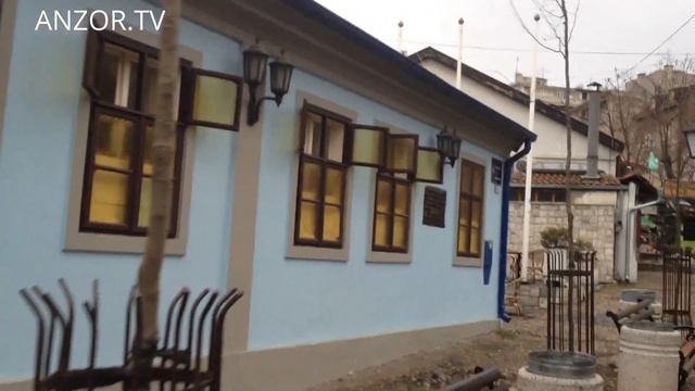 СЕРБИЯ: Шляпная Улица в Белграде... BELGRADE SERBIA смотреть онлайн