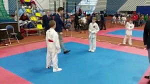 Карате, кумите мальчиков 8-9 лет на соревнованиях в Санкт Петербурге.