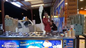 ТУРЦИЯ. Продавец мороженого зажигает!