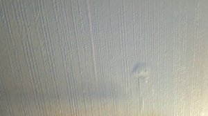 Как убрать складки на обоях после их появления