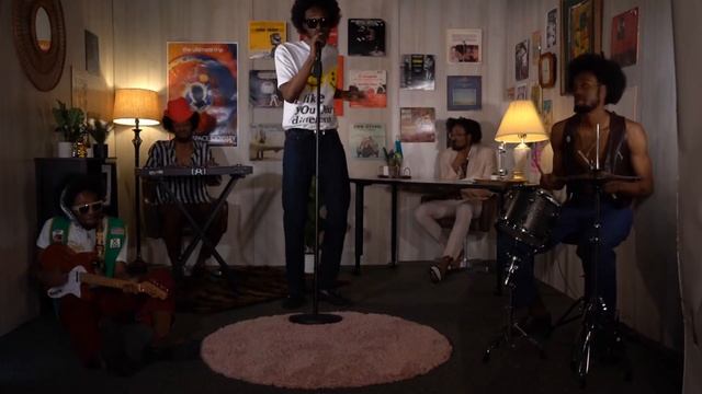 Skinny Trell- GROOVY SHIT смотреть онлайн