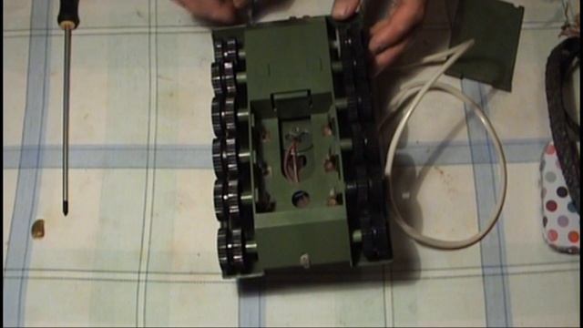 Игрушки детства 2 Танк и Зенитная установка Обзор и разборка смотреть онлайн