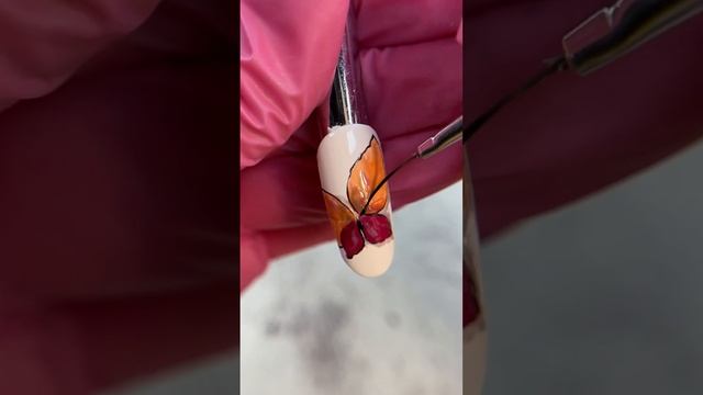 Осенний вариант дизайна маникюра. Рисунок на ногтях #beauty #nails #маникюр #naildesign #nailart смотреть онлайн