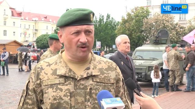 Чернигов: Пограничники показательными выступлениями отмечают профессиональный праздник смотреть онлайн