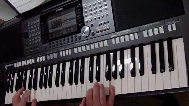 I Won't Send Roses - Yamaha PSR-S970 смотреть онлайн