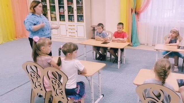 "Посещение галереи" смотреть онлайн