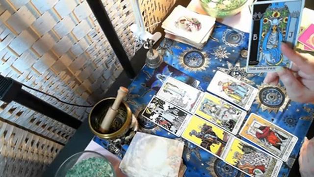 FREE Tarot and Oracle Readings SUPERCHATS SKIP THE LINE смотреть онлайн