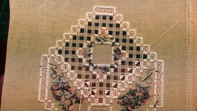 06 Heart Etui - Hardanger - Wrapping and Greek Cross Filling Stitches смотреть онлайн