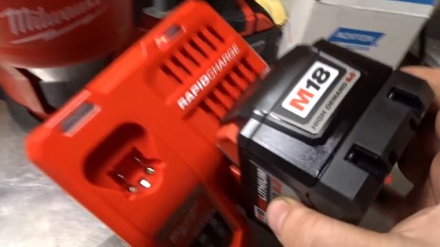 Milwaukee M18 Fuel Cordless Grinder Review смотреть онлайн