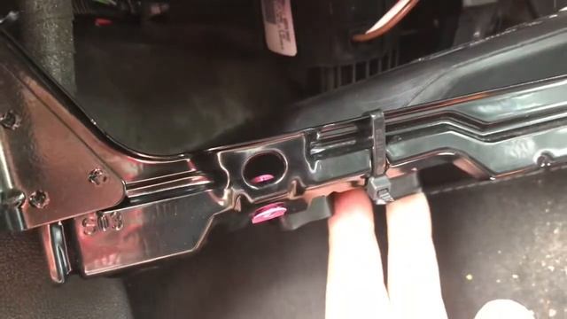 How to change a cabin pollen filter on a Vauxhall Opel Zafira b смотреть онлайн