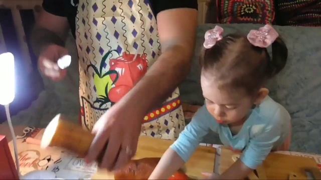 Хот-дог : Готовим хот-дог с маленькой Мимикой/ Жарим Картошку Фри / Фаст Фуд По домашнему / смотреть онлайн