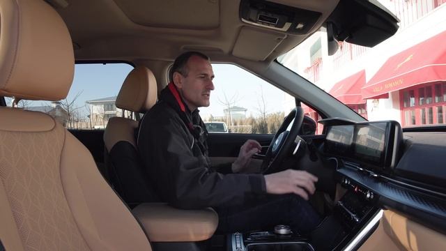 «Грандвэн» Kia Carnival: семь или восемь мест, дизель или бензин, комфорт, динамика, свет ночью смотреть онлайн