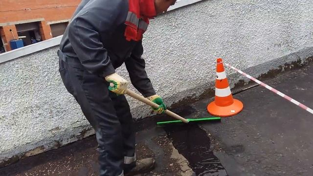 Ремонт и защита асфальта. Пример работы Жидкого Асфальта на территории ГСК смотреть онлайн