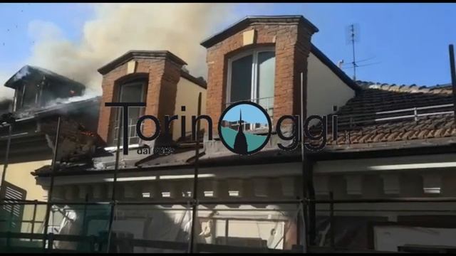 Mansarda in fiamme in via Corte d'Appello смотреть онлайн