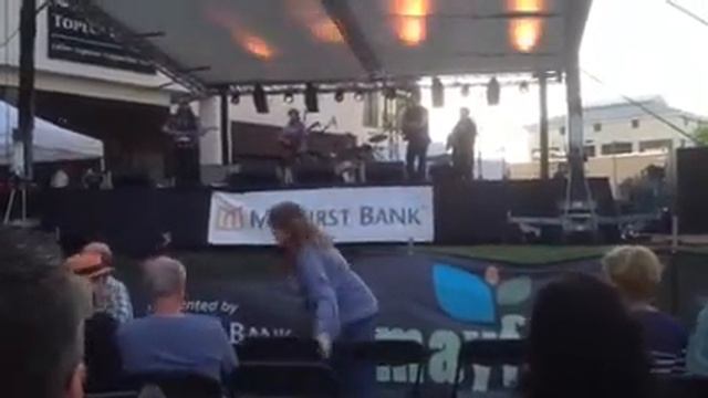 Them Tulsa Boys kicking it at Mayfest. смотреть онлайн