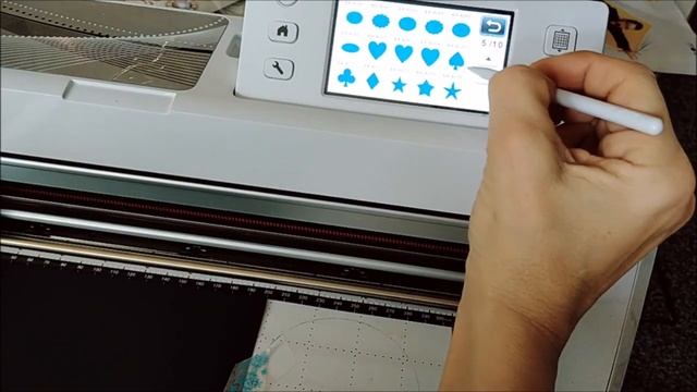 Плоттер Brother CM300 ScanNCut. смотреть онлайн