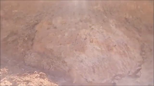 Песчаная линза в обрыве Ергеней Sand lens in the Ergeni cliff 悬崖上的沙透镜 エルゲニ崖の砂レンズ Sandlins 절벽의 모래 렌 смотреть онлайн