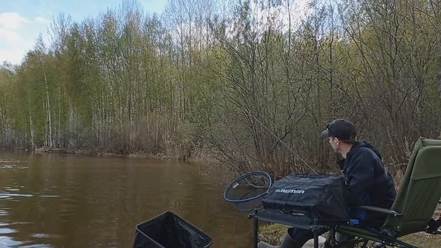 ПОЙМАЛ ЛЕЩА НА 2КГ РЫБАЛКА ВЕСНОЙ В МАЕ С НОЧЕВОЙ НА реке ВЕТЛУГА МАРИЙ ЭЛ смотреть онлайн