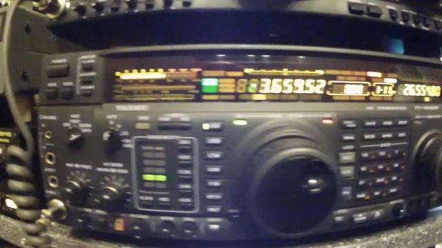 Yaesu FT-920 vs Yaesu FT-1000MP смотреть онлайн