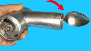 Что делать, если мясорубку заклинило ложкой