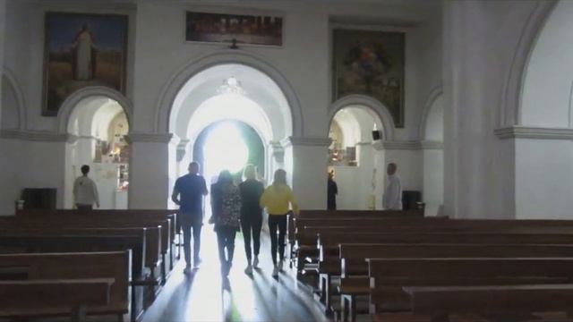 Беларусь. Православные и католическая церкви. Памятник событиям в Чернобыле.Скамейка Огинского. смотреть онлайн