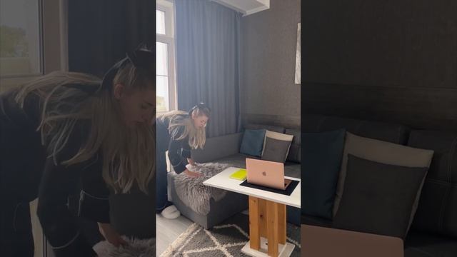 Убираем вместе: зал-спальня? А вы любите убирать в доме? смотреть онлайн