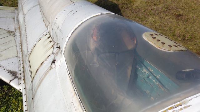 Mikoyan-Gurevich MiG-21PFM supersonic jet fighter and interceptor in depth 4K video смотреть онлайн