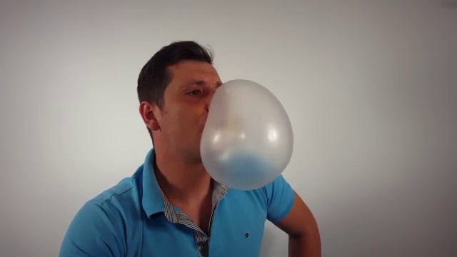 Эстафета на самый большой пузырь из жевательной резинки.