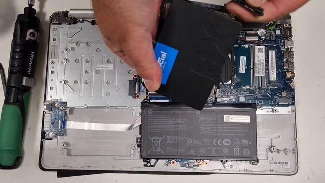 Replace / Upgrade memory and disk at laptop HP 17-by3063st смотреть онлайн
