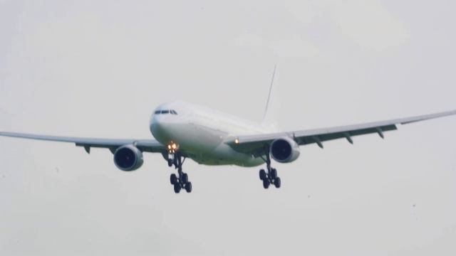 9H-LEON | Airbus A330-302 | Airhub Airlines | Vilnius Airport EYVI VNO