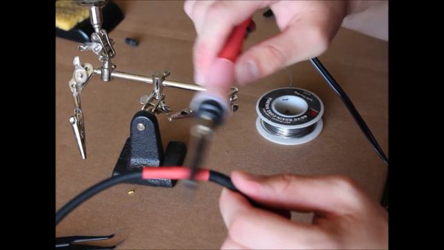 Fixing Broken Guitar Cables and Replacing Jacks смотреть онлайн