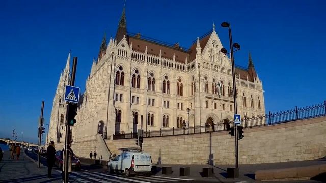 Набережная Дуная и Венгерский Парламент смотреть онлайн