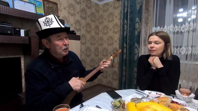 Игра на комузе. Слезы наворачиваются. Сердце матери. смотреть онлайн
