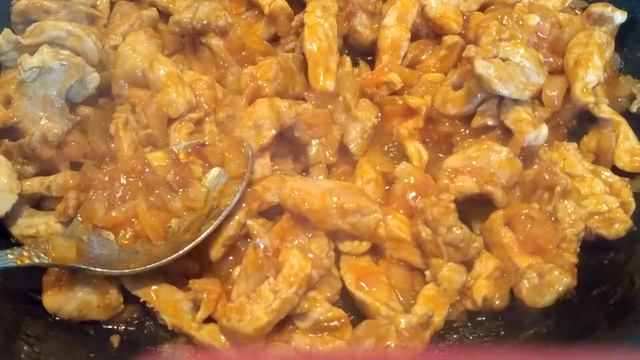 Гуляш с мясом и подливкой с маринованными огурцами. Азу рецепт смотреть онлайн