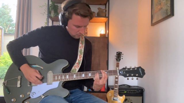 Epiphone Casino Worn Olive (Beatles - Paperback Writer) смотреть онлайн
