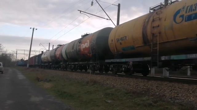 Электровоз ВЛ80с 2156 с грузовым поездом. смотреть онлайн